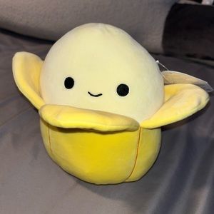 Junie banana squishmallow 🍌